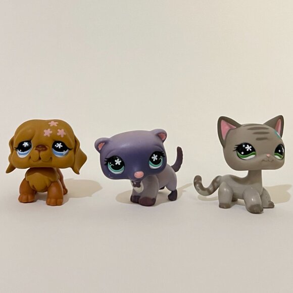 Littlest Pet Shop Cozy Care Center Set with LPS #481, #482, #483 - Picture 3 of 8